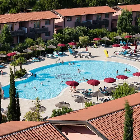 Otel Village Eco 4*