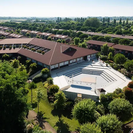 Otel Village Eco 4*