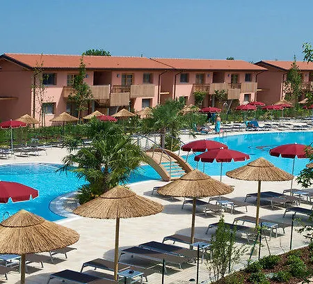 Otel Village Eco 4*